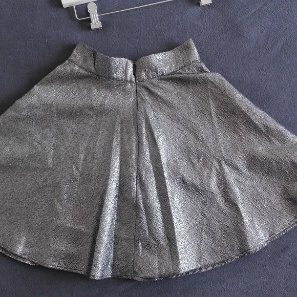 !!! 5$ ADD ON !!! Silver metallic skirt H&M - Picture 2 of 5
